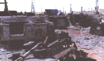 Разрушенный стартовый комплекс после аварии РН Зенит
