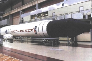 Перспективная ракета-носитель Ангара в сборочном цехе