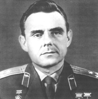 Первый испытатель Союза - космонавт В.М. Комаров